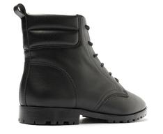 Coturno Preto Atemporal